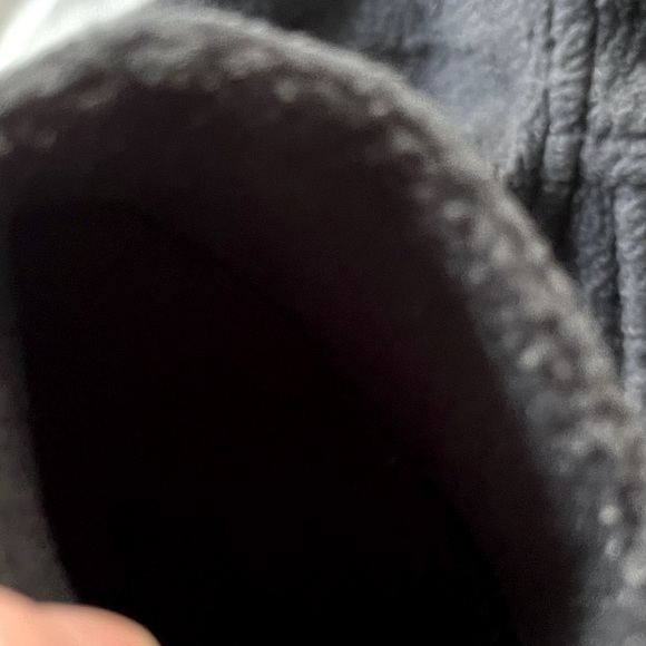 COLUMBIA KIDS BLACK ZIP UP FLEECE.:.WORN 1x..kids grow WAY TOO FAST!
SIZE 3T 🐰 - Picture 8 of 11